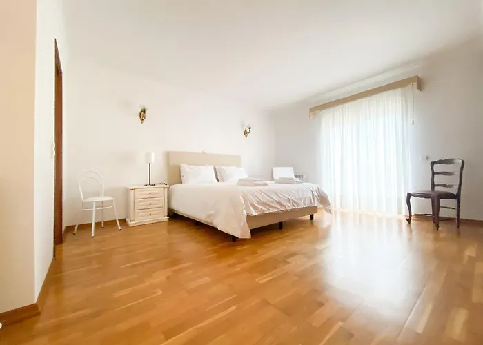 Holiday House Praia D Ana