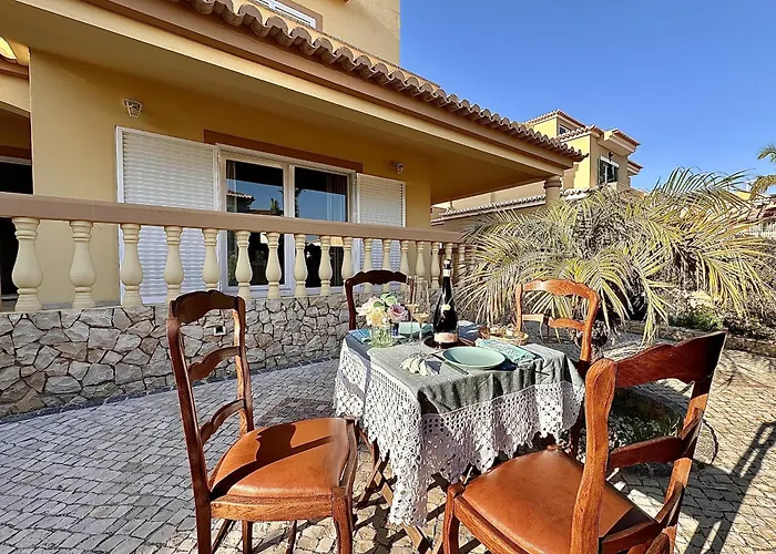 Holiday House Praia D Ana